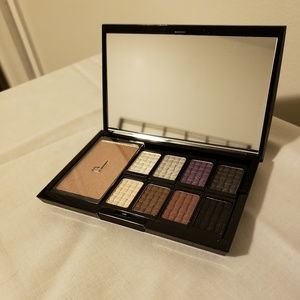 Doucce Freematic Eyeshadow Pro Palette